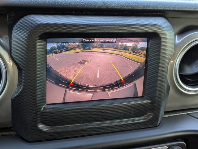 Used 2020 Jeep Wrangler Unlimited Sahara AWD/4WD image 17