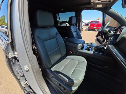 Used 2025 Chevrolet Suburban RST w/ RST Capability Package AWD/4WD image 19
