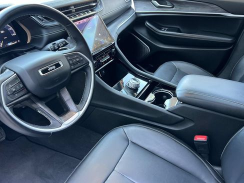 Used 2022 Jeep Grand Cherokee L Limited RWD image 11