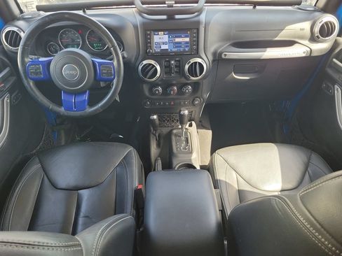 Used 2015 Jeep Wrangler Unlimited Rubicon w/ Connectivity Group AWD/4WD image 20