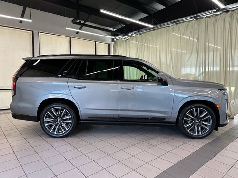 Used 2023 Cadillac Escalade Sport w/ Touring Package image 5