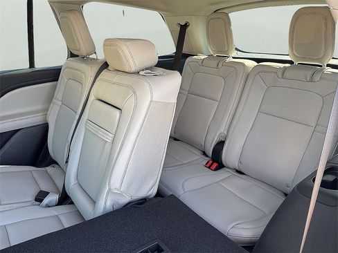 New 2026 Lincoln Aviator Reserve image 10