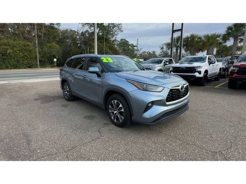 Used 2023 Toyota Highlander XLE image 8