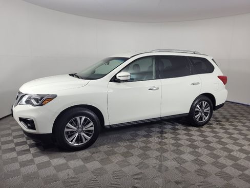 Used 2020 Nissan Pathfinder SL AWD/4WD image 2