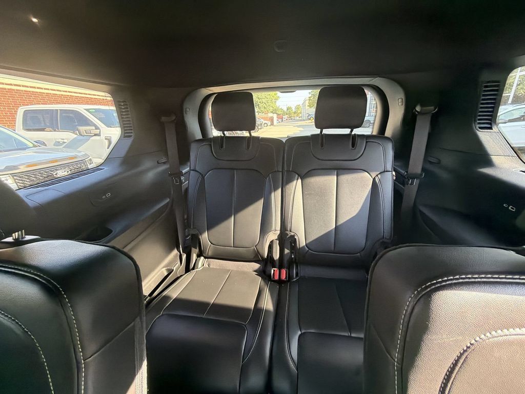 Used 2025 Jeep Grand Cherokee L Limited AWD/4WD image 21