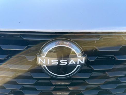 Used 2023 Nissan Altima 2.5 SR w/ SR Premium Package FWD image 9