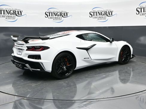 Used 2025 Chevrolet Corvette Z06 w/ Stealth Interior Trim Package RWD image 7