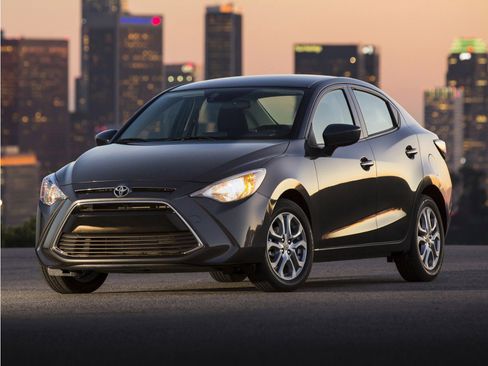 Used 2018 Toyota Yaris iA FWD image 1