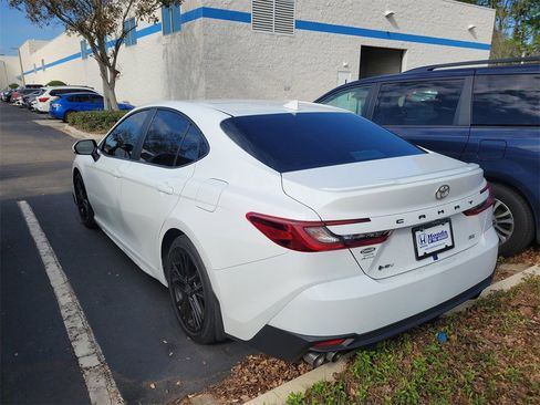 Used 2025 Toyota Camry SE image 14