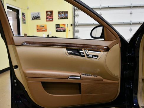 Used 2007 Mercedes-Benz S 550 image 16