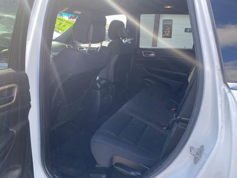 Used 2014 Jeep Grand Cherokee Laredo image 15