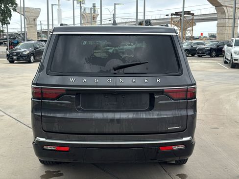 Used 2022 Jeep Wagoneer Series I RWD image 6
