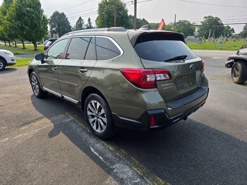 Used 2018 Subaru Outback 3.6R Touring AWD/4WD image 5