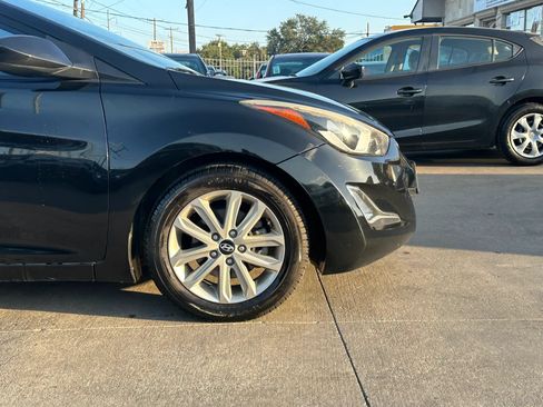Used 2014 Hyundai Elantra SE w/ Option Group 02 FWD image 16