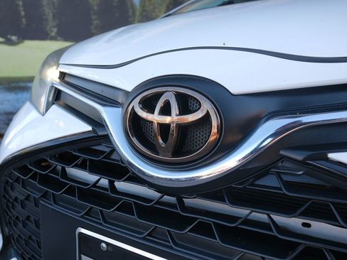 Used 2016 Toyota Yaris SE image 46