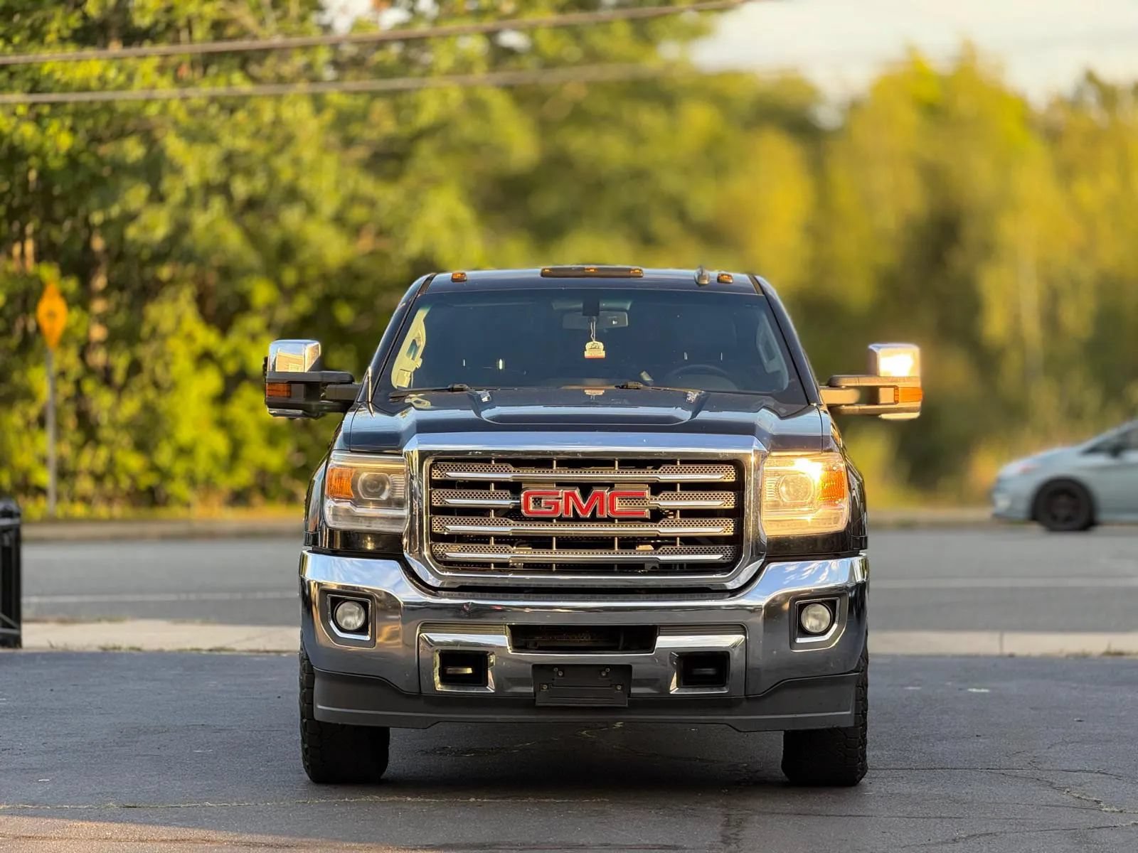 Used 2015 GMC Sierra 2500 SLE AWD/4WD image 4