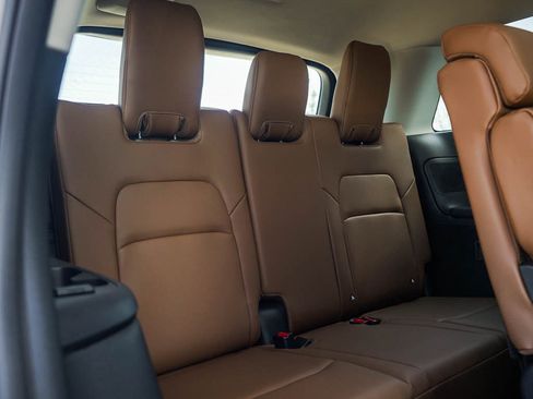 New 2026 Nissan Pathfinder Platinum AWD/4WD image 14