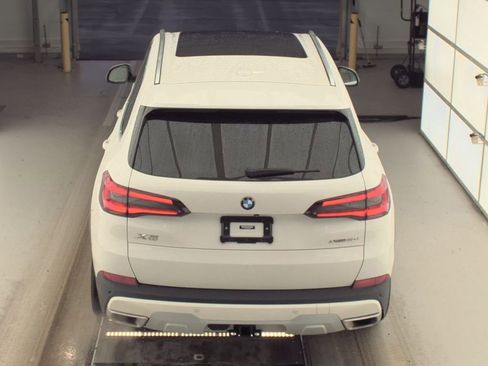 Used 2023 BMW X5 xDrive40i w/ Premium Package image 5