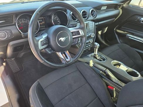 Used 2017 Ford Mustang Coupe RWD image 12
