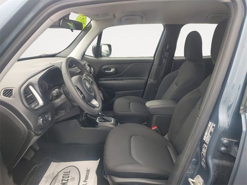 Used 2023 Jeep Renegade Latitude image 9