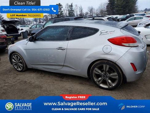 Used 2012 Hyundai Veloster w/ Style Pkg image 3