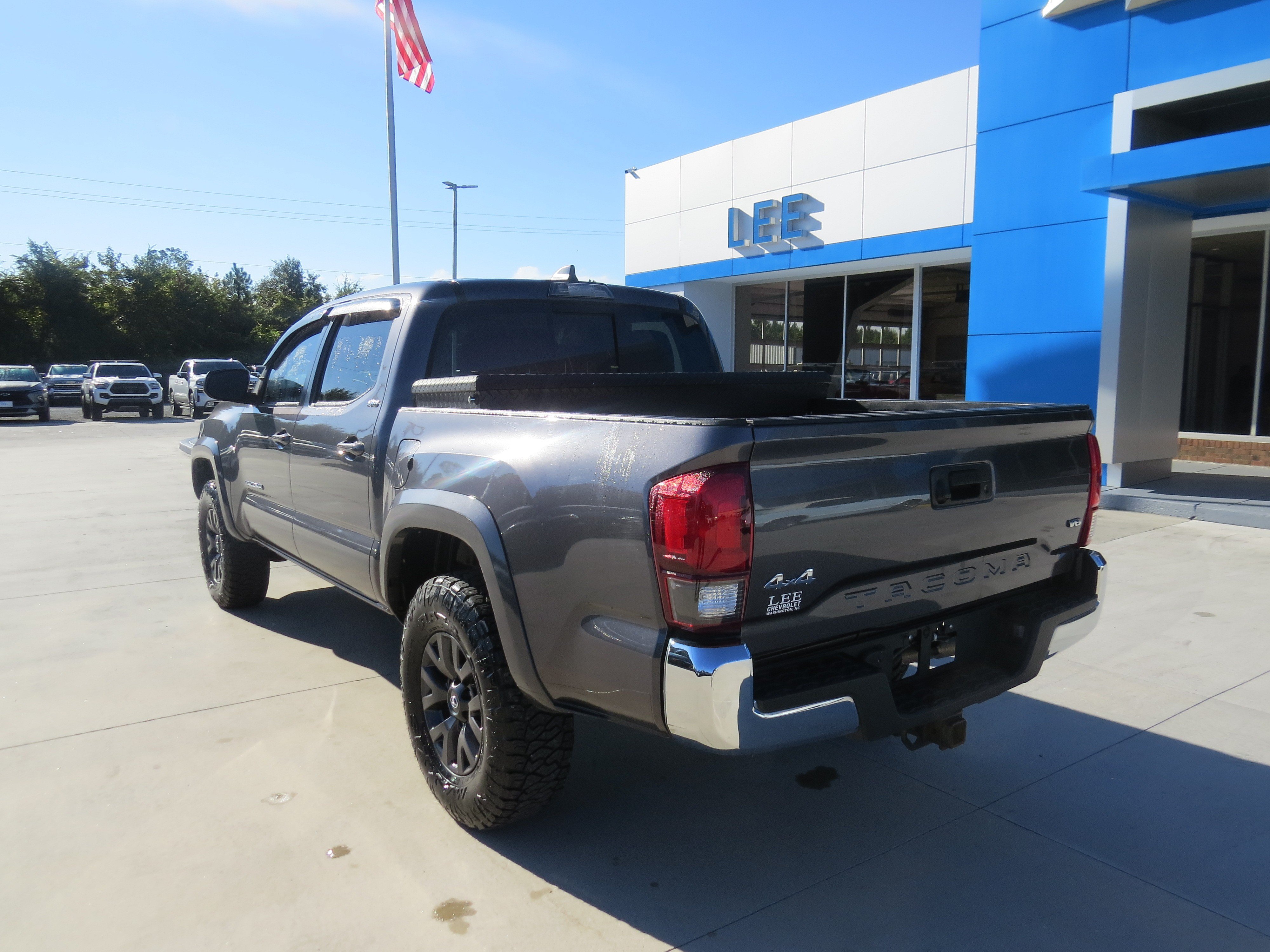 Used 2021 Toyota Tacoma SR5 AWD/4WD image 7