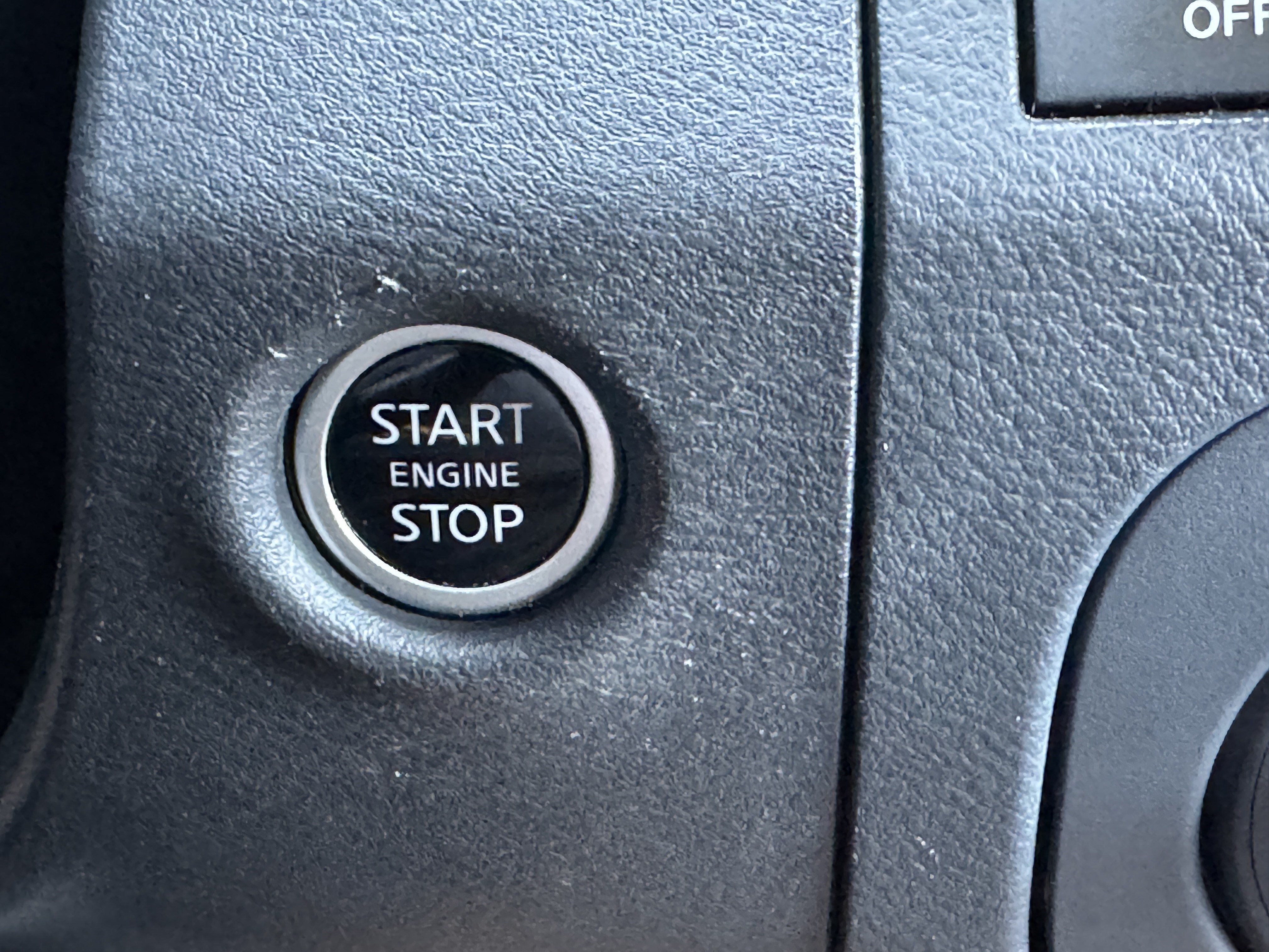 Used 2025 Nissan Frontier SV w/ SV Convenience Package AWD/4WD image 29