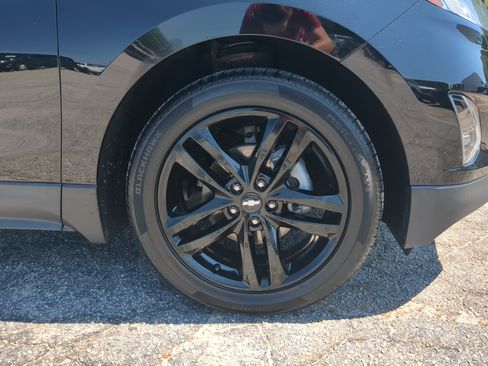 Used 2020 Chevrolet Equinox LT w/ Midnight Edition FWD image 9