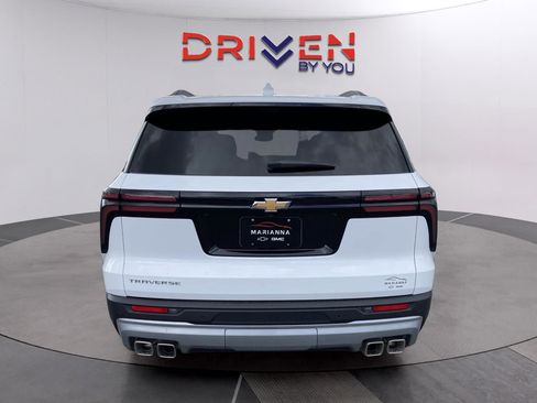Used 2026 Chevrolet Traverse LT w/ Driver Confidence Package image 7