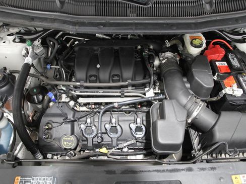 Used 2019 Ford Explorer XLT w/ Equipment Group 202A image 24