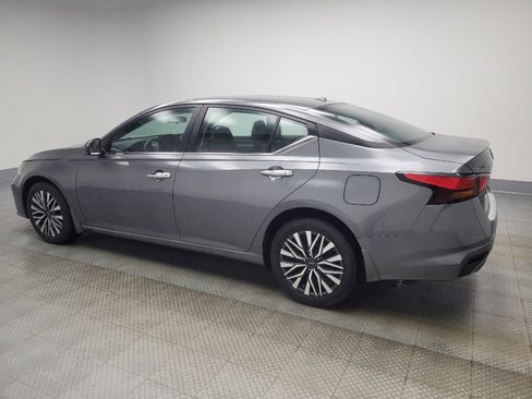 Used 2023 Nissan Altima 2.5 SV w/ SV Premium Package image 3