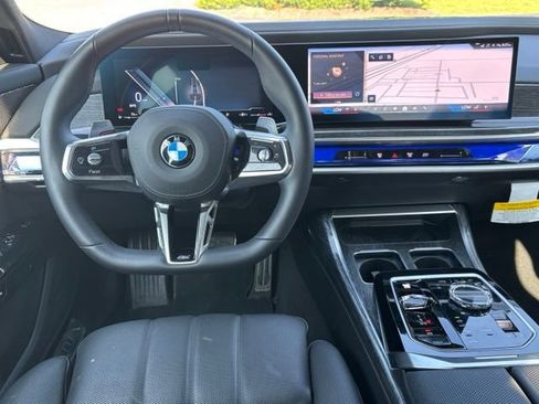 Used 2025 BMW 760i xDrive AWD/4WD image 19