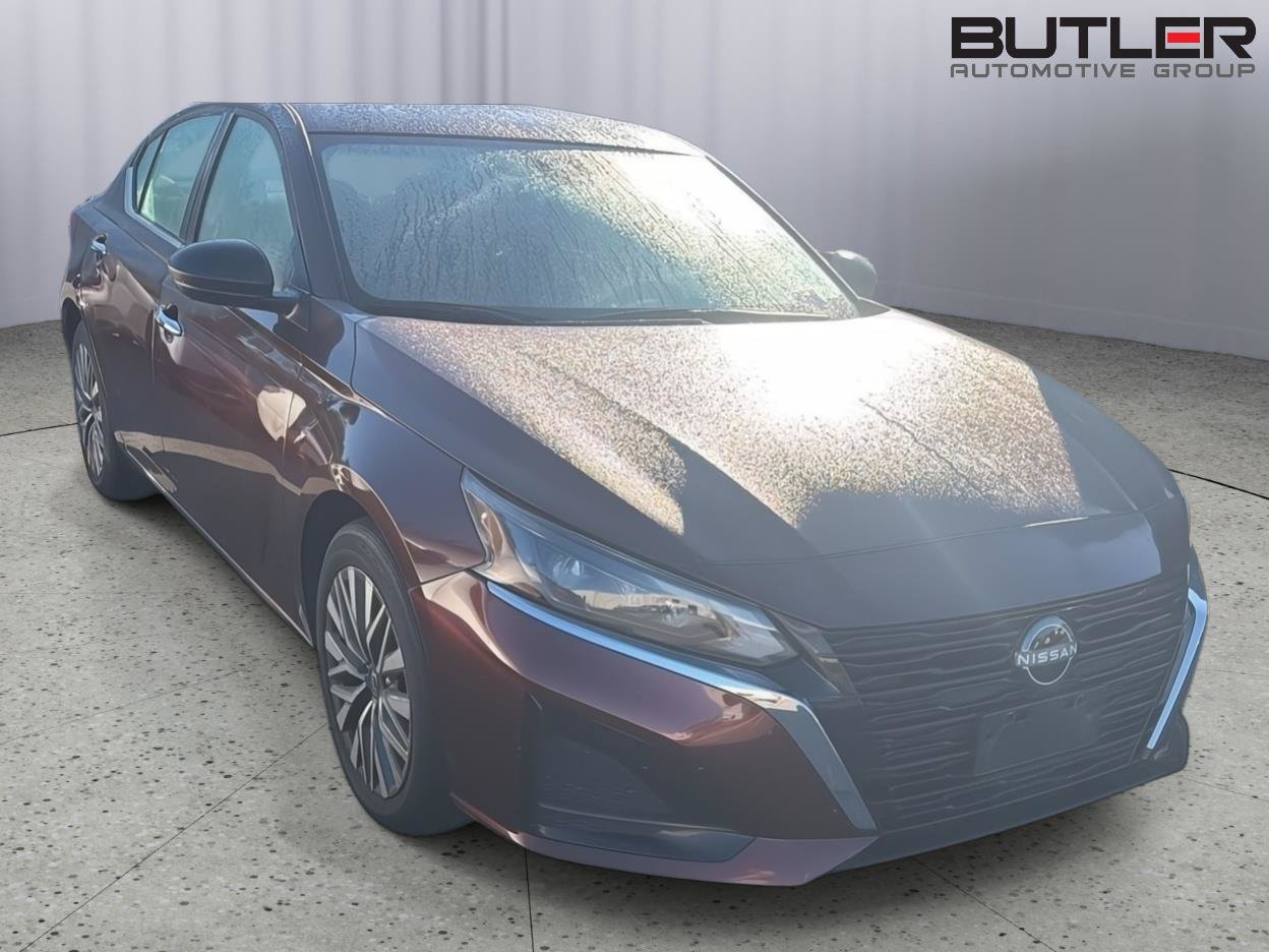 Used 2025 Nissan Altima 2.5 SV FWD image 6