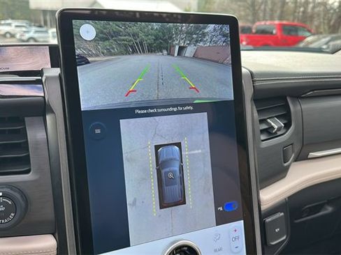 Certified 2022 Ford Expedition Max Platinum image 30