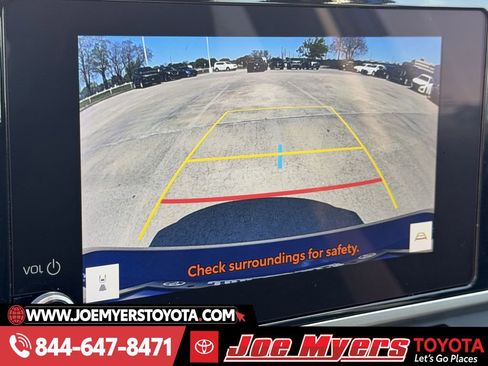 Used 2025 Toyota Camry LE image 19