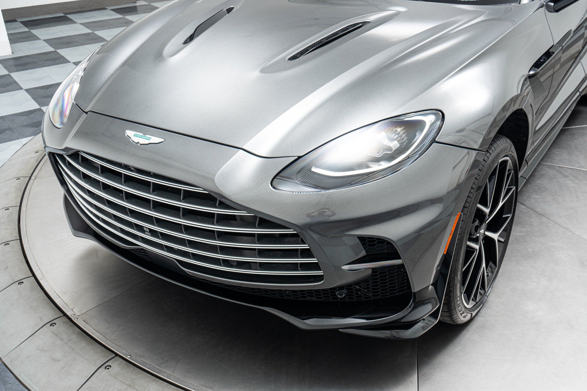 Used 2025 Aston Martin DBX 707 AWD/4WD image 35