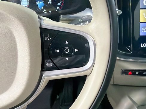Used 2020 Volvo V60 T5 Cross Country image 36
