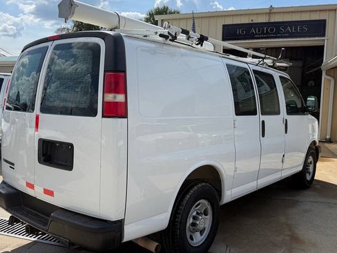 Used 2015 Chevrolet Express 2500 RWD image 5