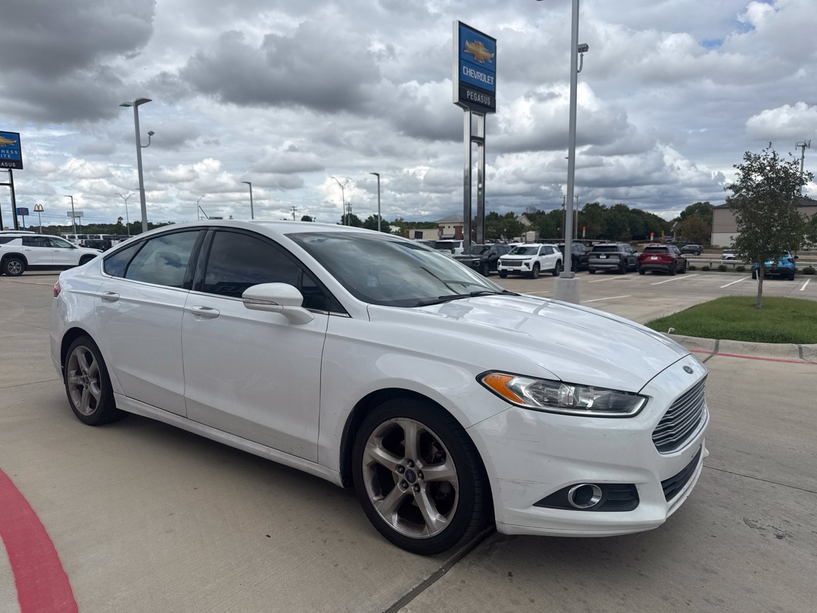 Used 2015 Ford Fusion SE w/ Equipment Group 201A FWD image 7