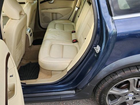 Used 2014 Volvo XC70 T6 image 32