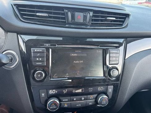 Certified 2022 Nissan Rogue Sport SV AWD/4WD image 12