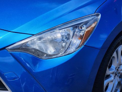 Used 2018 Toyota Yaris iA FWD image 12