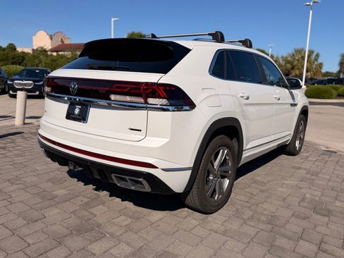 Used 2024 Volkswagen Atlas Cross Sport SEL R-Line AWD/4WD image 8