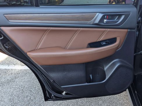 Used 2018 Subaru Outback 3.6R Touring w/ Popular Package #3 image 16