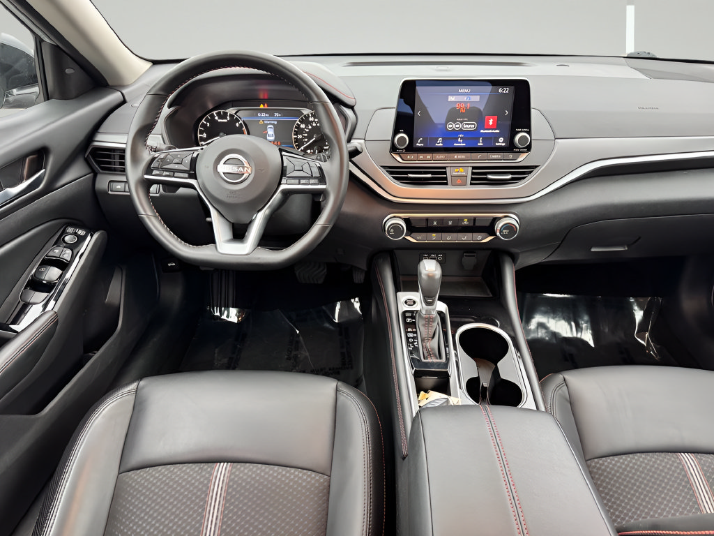 Used 2025 Nissan Altima 2.5 SR FWD image 10