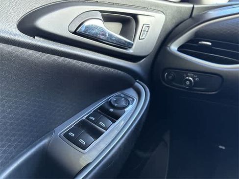 Used 2024 Chevrolet Malibu LT image 38