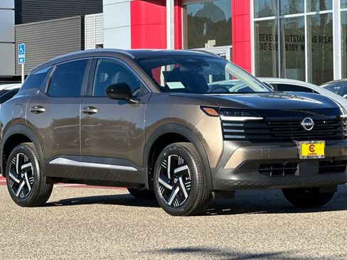 New 2026 Nissan Kicks SV w/ SV Premium Package image 2