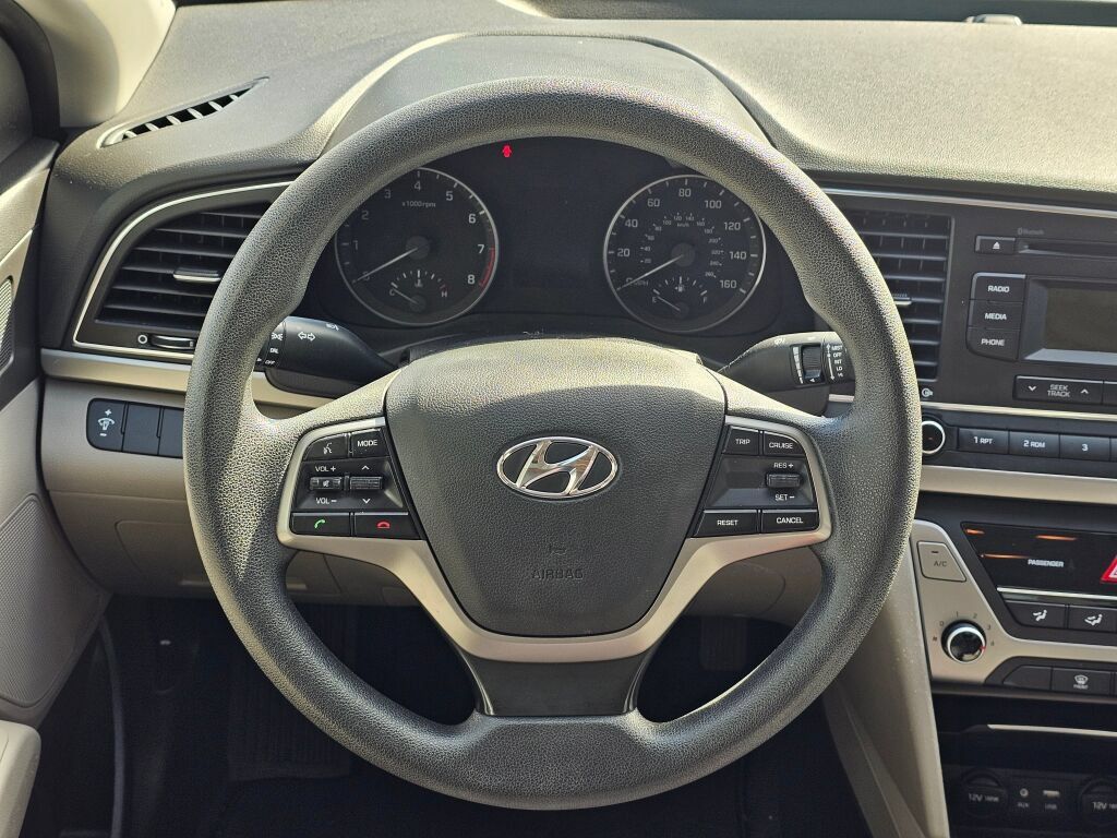 Used 2017 Hyundai Elantra SE FWD image 17