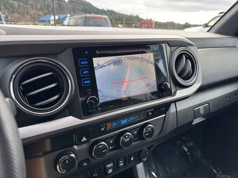 Used 2019 Toyota Tacoma TRD Off-Road w/ TRD Premium Off Road Package image 20