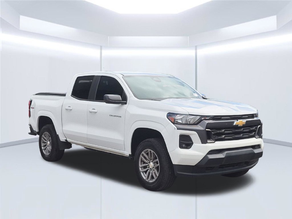 Used 2023 Chevrolet Colorado LT w/ LT Convenience Package II AWD/4WD image 8